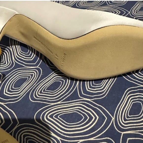 Manolo Blahnik Hangisi size 41 white never worn - Picture 3 of 4